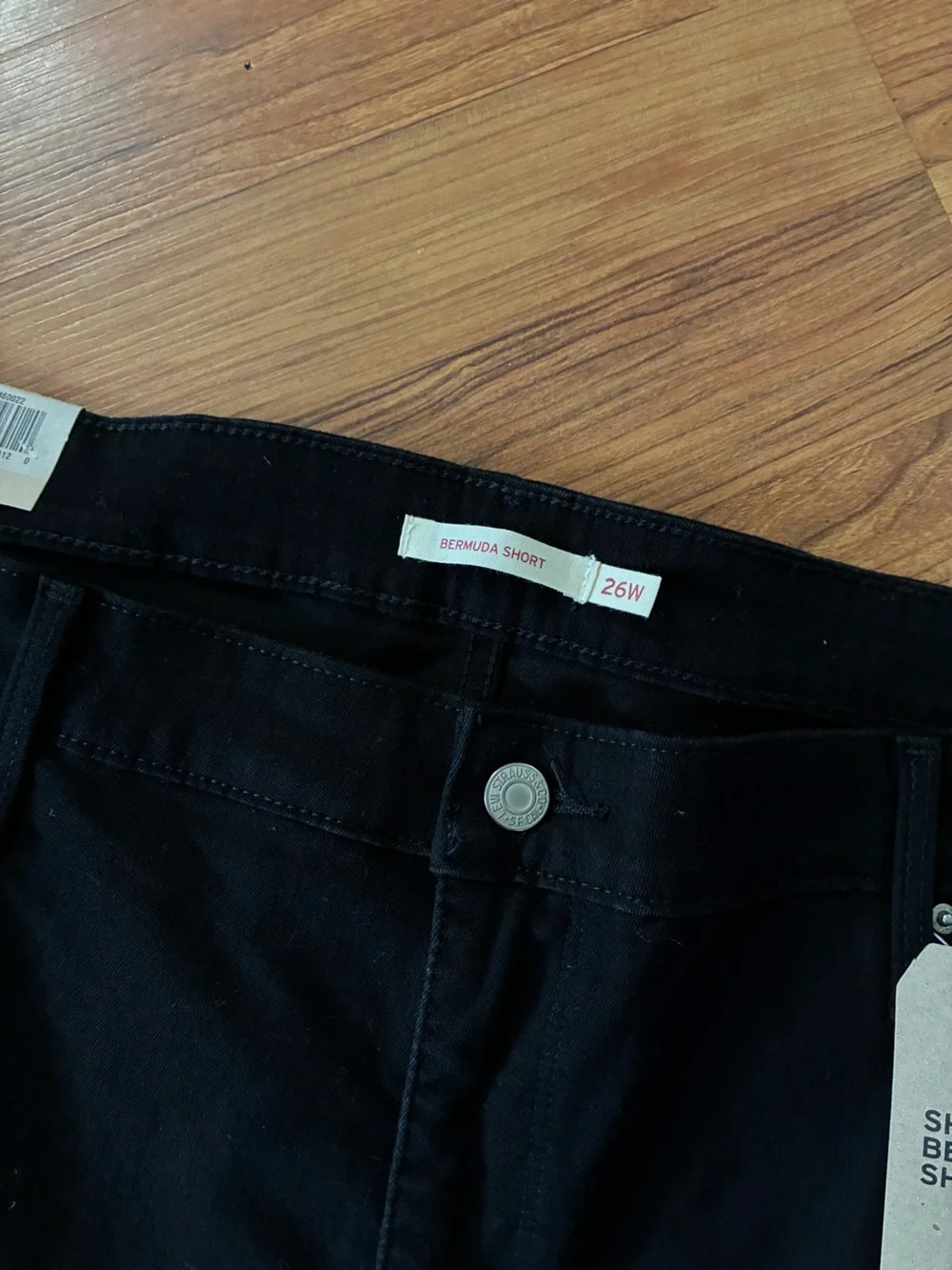 Levi’s Shaping Bermuda Shorts 26W Black Denim High Rise Long Jean Shorts